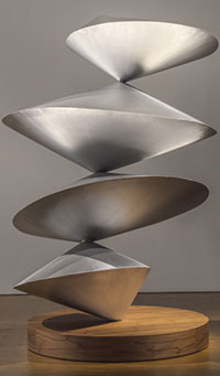 Pickpocket by Julien Prévieux, 2015, made of aluminium and wood. © COURTESY OF JULIEN PRÉVIEUX AND GALERIE JOUSSE ENTREPRISE