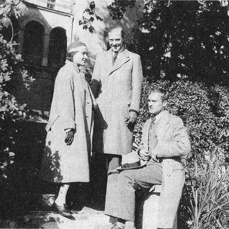 Theodate Johnson (Philip’s sister), Ruhtenberg, and Johnson in Potsdam, Germany, 1932. | COURTESY OF PHILIP DEMPSEY