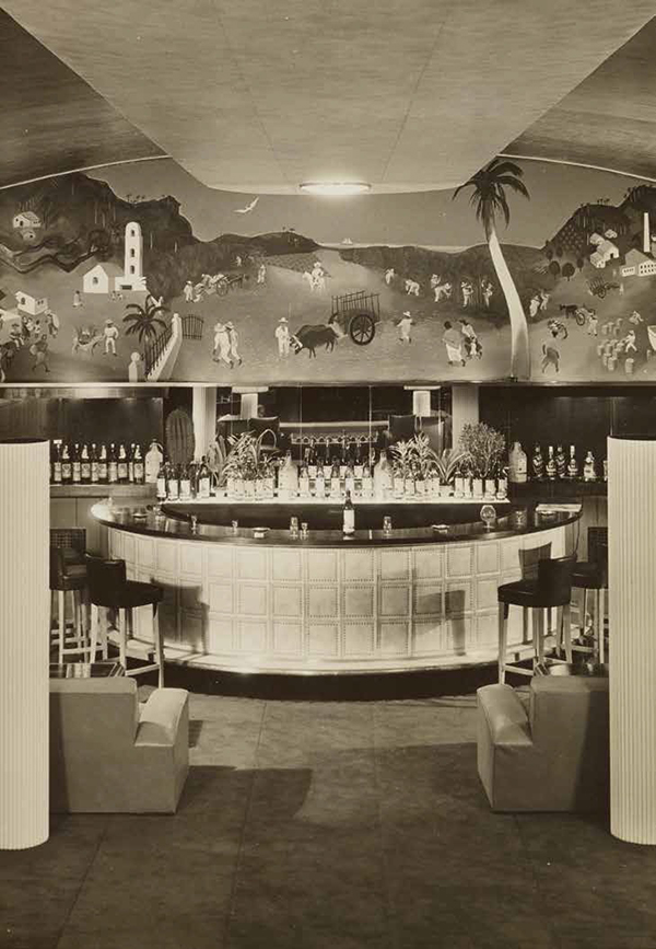 Bacardi Bar at Schenley Import Company headquarters (former New York Club). Morris B. Sanders, architect and William Gropper, muralist. Photograph by Richard Garrison. Courtesy of The Bacardi Archive.