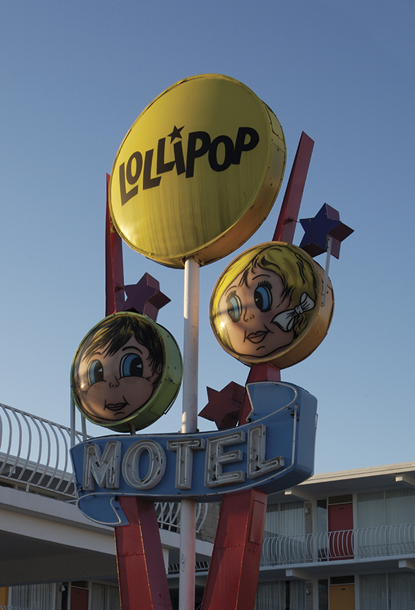 Lollipop Motel sign. Photo by Mark Havens