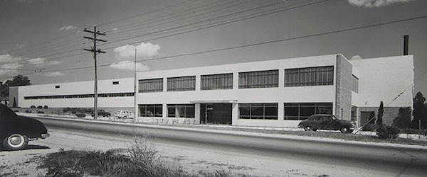 A 1946 photograph of the CCA Office Unit and Factory Building, which is still in use as a commercial building today. HARVARD ART MUSEUMS/BUSCH-REISINGER MUSEUM, GIFT OF ISE GROPIUS