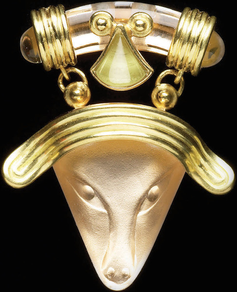 Ram’s Horn, no. 42 from the Brooch series, 2005. Lead crystal, plate glass, and 18-karat yellow gold. PHILADELPHIA MUSEUM OF ART, PURCHASED WITH FUNDS CONTRIBUTED BY THE WOMEN’S COLLECTION OF DIANE AND MARC GRAINER/PHOTO © BILL TRUSLOW PHOTOGRAPHY