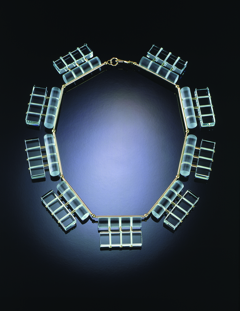 Necklace No. 4 from the Lucent Lines series, 1984. Plate glass and 14-karat yellow gold. COLLECTION OF JOAN AND JAY ORCHROCH/CUSHNER PHOTO